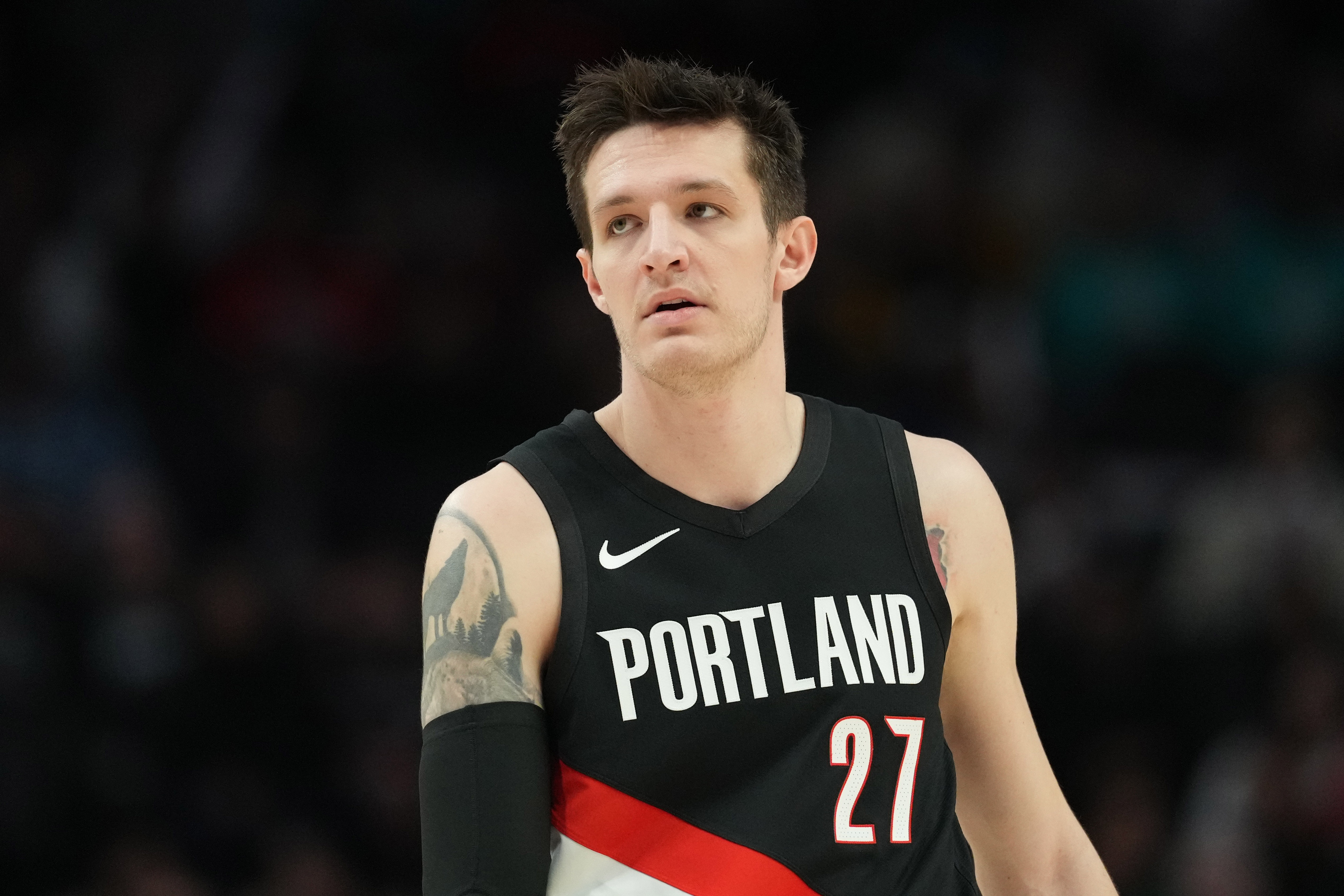 皇冠体育app下载-明天开拓者客战马刺 克雷伊奇&amp;夏普小概率出战 格兰特缺阵