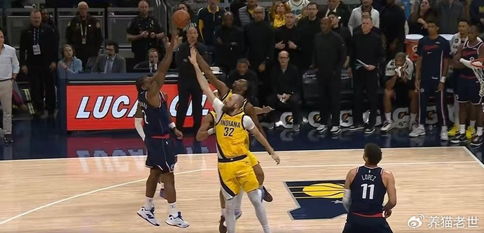 皇冠体育登录入口-影帝级表演！罚球绝杀故意不中，摆烂毫无底线，却会痛扁争冠豪强|步行者|快船|印第安纳步行者队|阿隆·内史密斯|洛杉矶快船队_新浪体育_新浪新闻