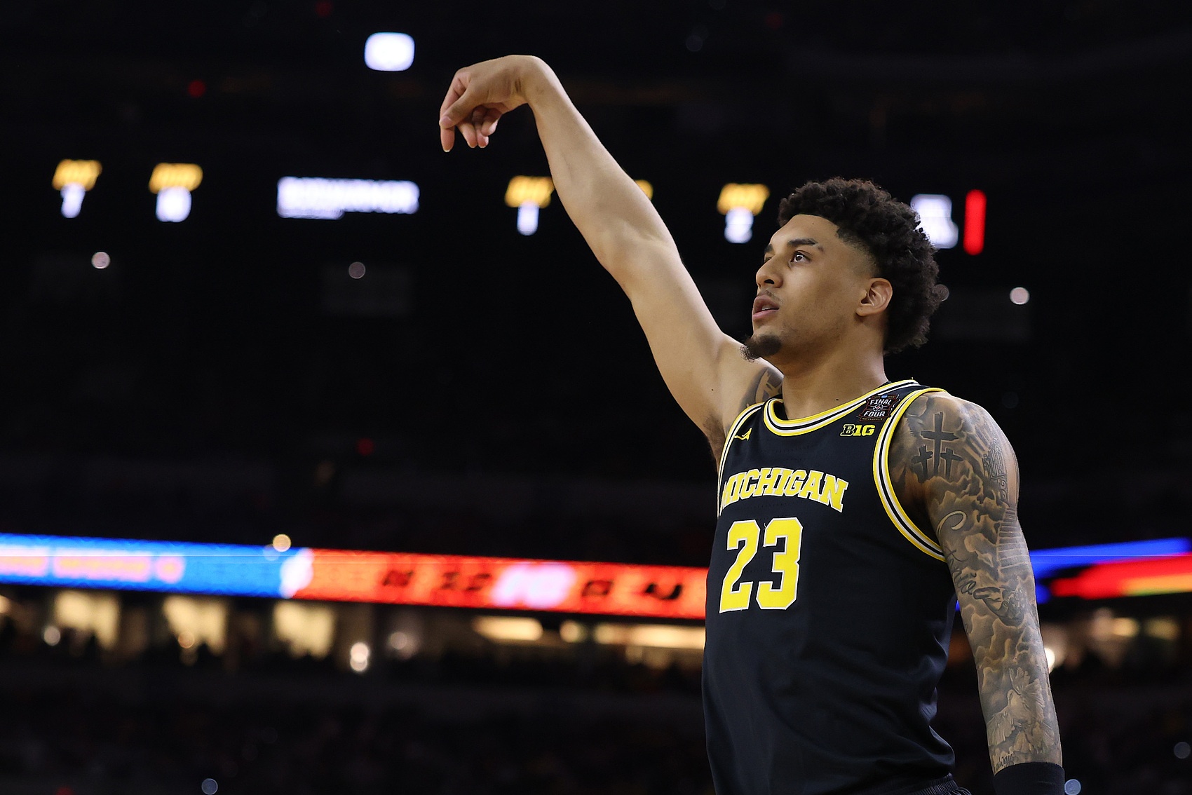 皇冠体育app下载-带伤作战助队夺冠！热门秀伦德博格13中4&amp;罚球5中5 拿到13分